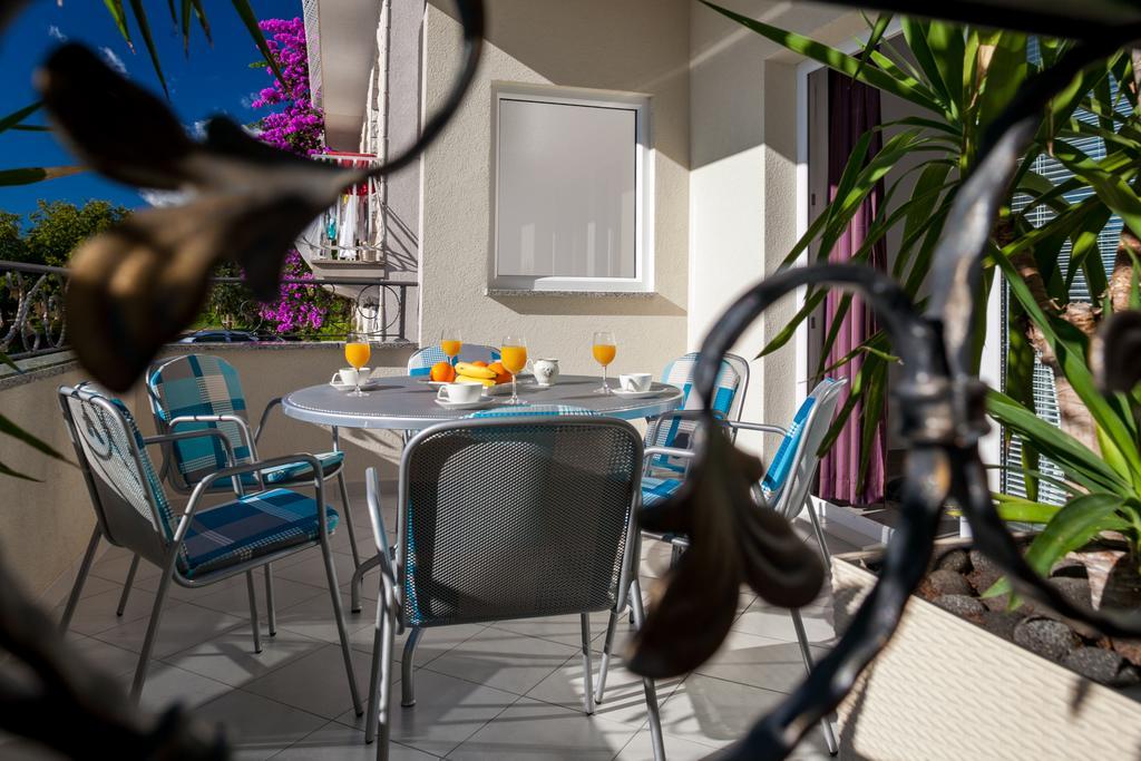 Apartments Irena Tučepi Extérieur photo